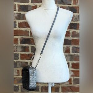 🦋 Michael Kors Gray Crossbody Bag